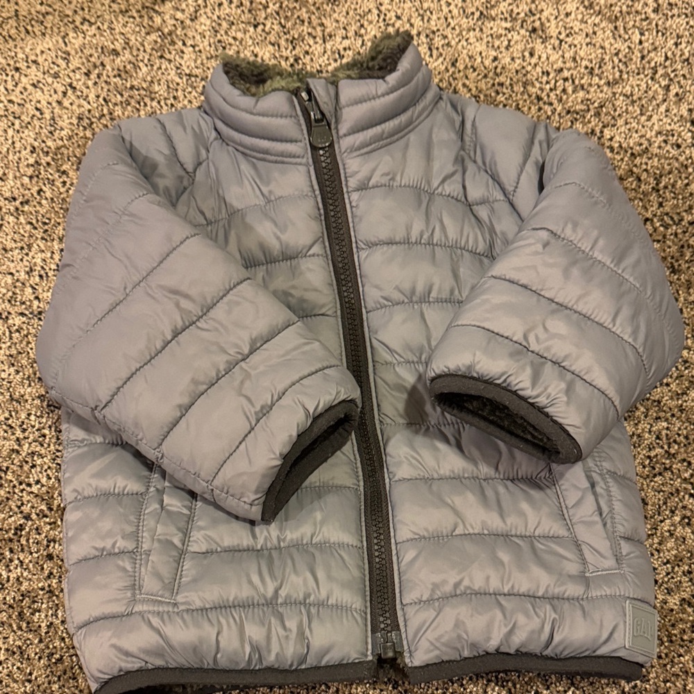 Baby GAP reversable Gray/Camo Kids Puffer Jacket size 18/24 Months